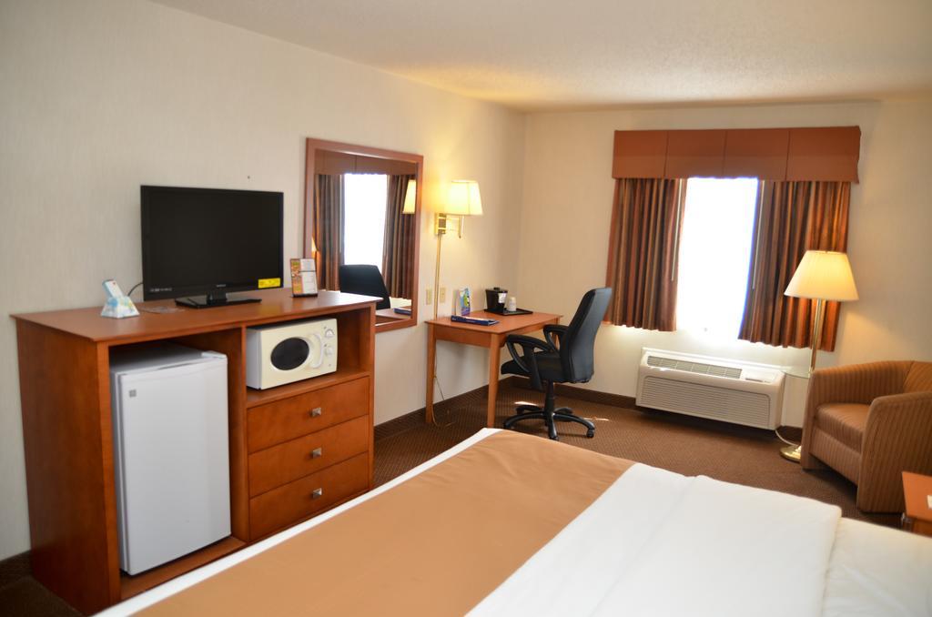 Baymont By Wyndham Hotel Port Huron