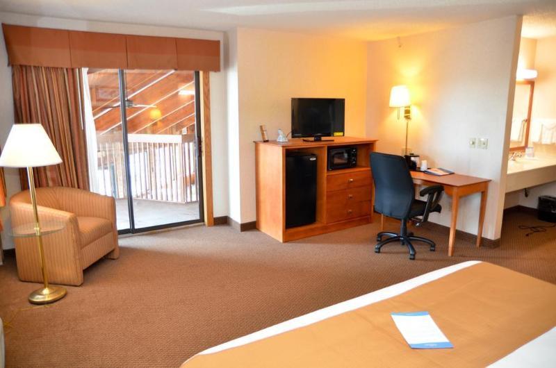 Hotel Baymont By Wyndham Port Huron
